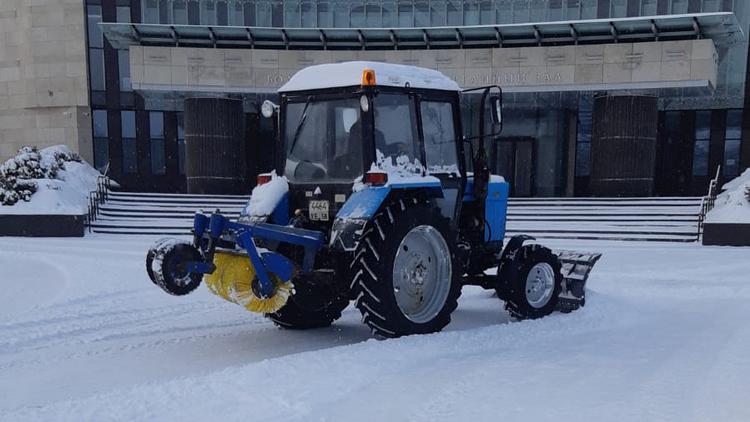 Сотрудники «Пензаконцерта» активно ведут работы по уборке снега Сотрудники «Пензаконцерта» активно ведут работы по уборке снега